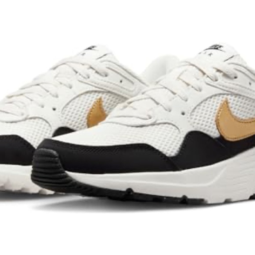 Nike Women's Black and Gold Sneakers